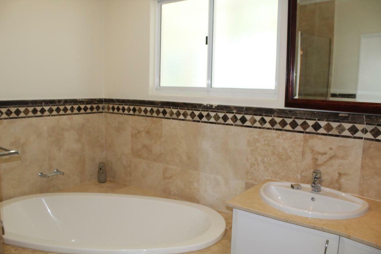 Appartamento Unit 1101 Oyster Rock Durban Esterno foto
